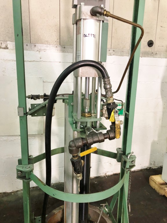 BL5971 LINCOLN 84804 PNEUMATIC GREASE PUMP McKean Machinery