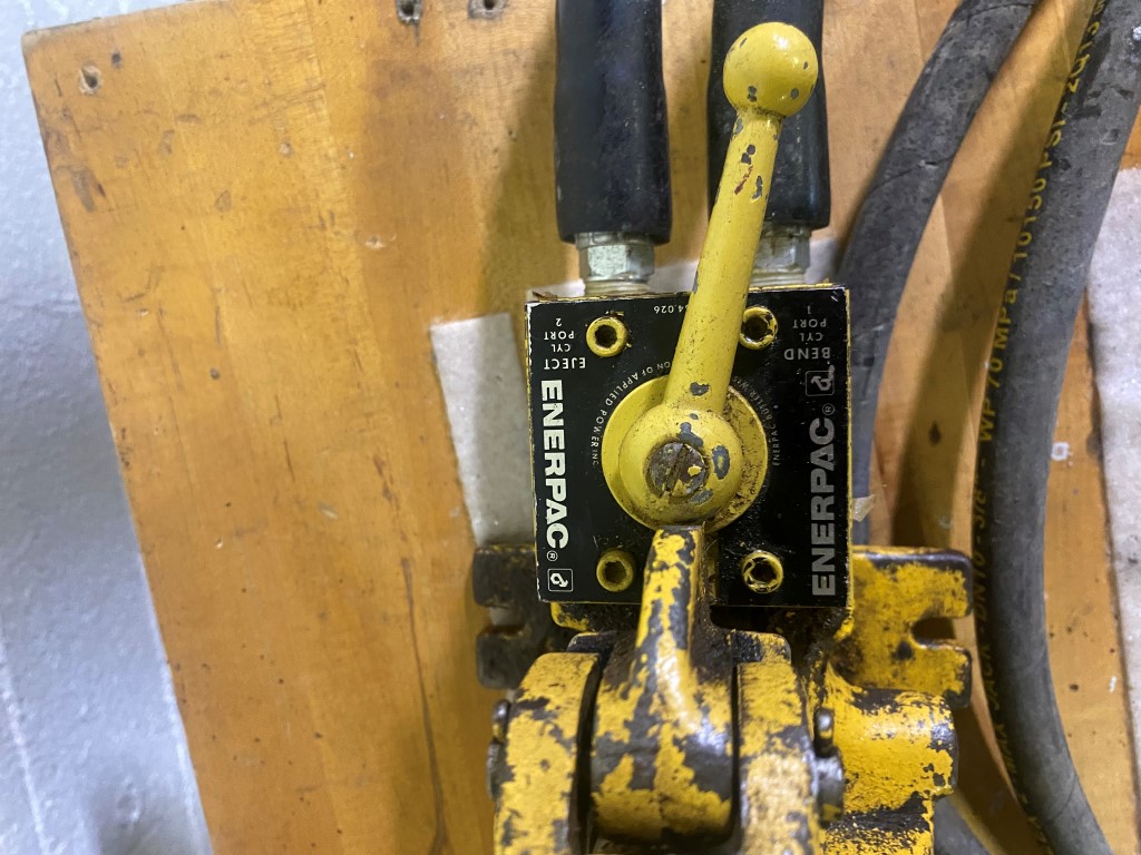 CB4363 ENERPAC P84 HYD. HAND PUMP McKean Machinery Sales, Inc